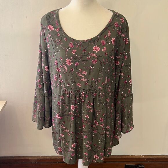 Westport Tops - Westport olive green floral long sleeve blouse Size L